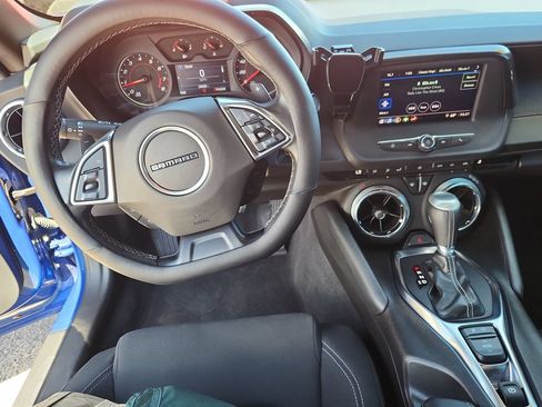 Used 2023 Chevrolet Camaro LT RWD image 8