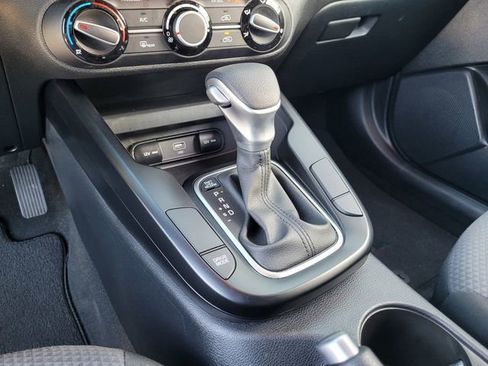 Certified 2025 Kia Soul LX w/ LX Technology Package image 22