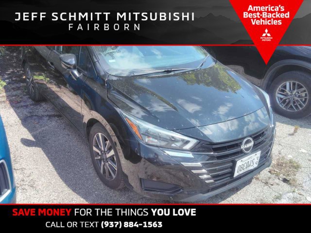 Used 2025 Nissan Versa SV FWD image 1
