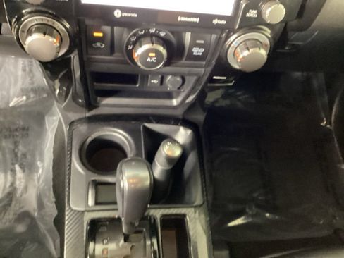 Used 2021 Toyota 4Runner Venture w/ Moonroof Package AWD/4WD image 25