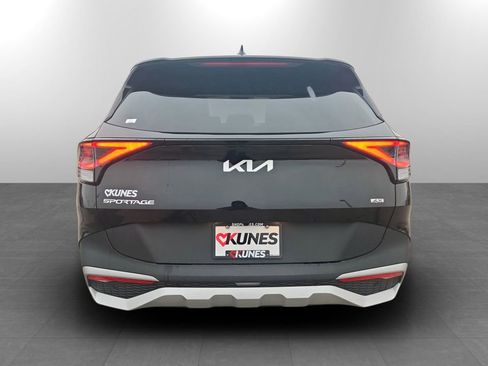 Used 2025 Kia Sportage LX image 8