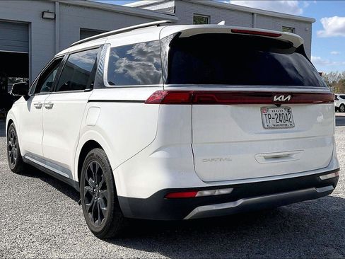 Used 2024 Kia Carnival SX Prestige image 4