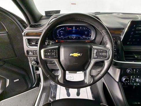 Used 2023 Chevrolet Suburban Premier image 11