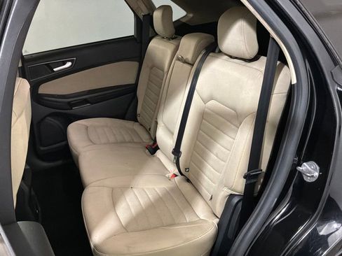 Used 2017 Ford Edge SE w/ Cargo Accessory Package image 18