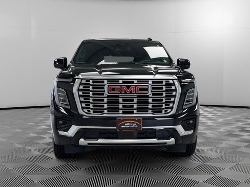 Used 2025 GMC Yukon XL Denali image 3