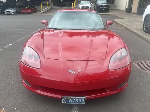 Used 2005 Chevrolet Corvette Coupe w/ Preferred Equipment Group RWD image 2
