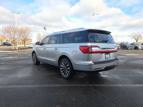 Used 2019 Lincoln Navigator L Select image 12