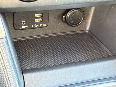 Used 2024 Subaru Forester Premium image 29