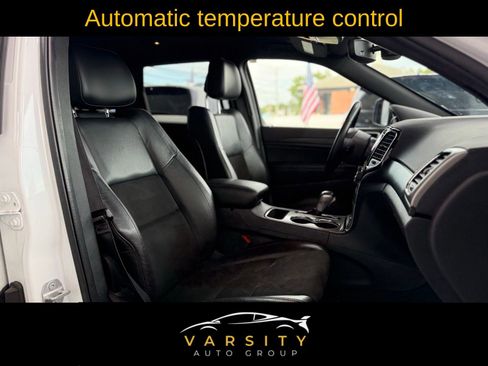 Used 2022 Jeep Grand Cherokee Laredo X image 13