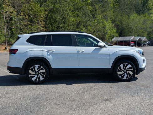 Used 2024 Volkswagen Atlas SE image 10