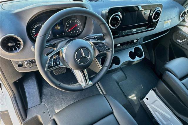 New 2026 Mercedes-Benz Sprinter 2500 image 9