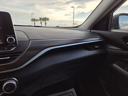 Used 2024 Nissan Altima 2.5 SV image 28