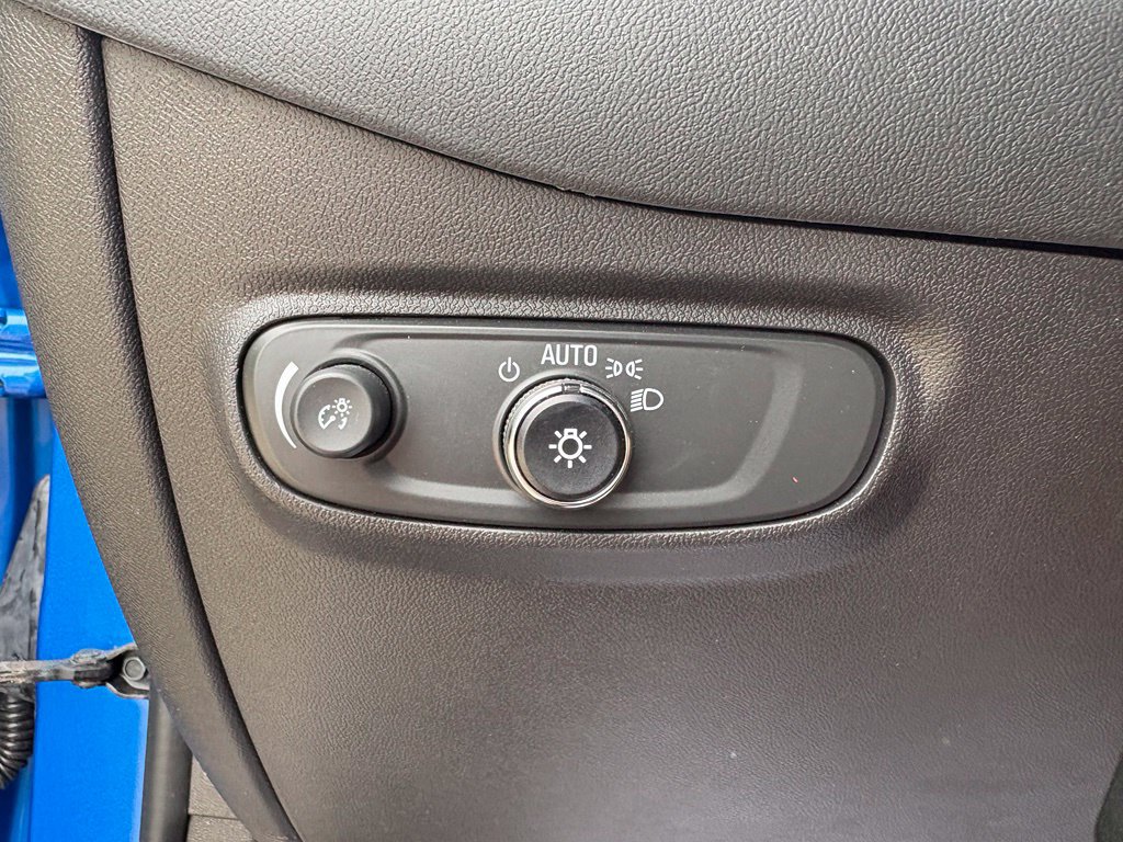 Used 2024 Chevrolet Equinox LT w/ LPO, Floor Liner Package FWD image 18