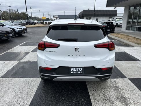 Used 2024 Buick Encore GX Preferred image 4