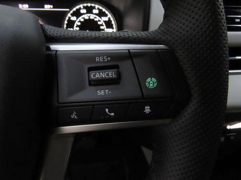 New 2025 Mitsubishi Outlander SE image 13