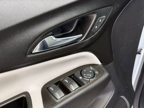 Used 2020 Chevrolet Equinox LT image 14