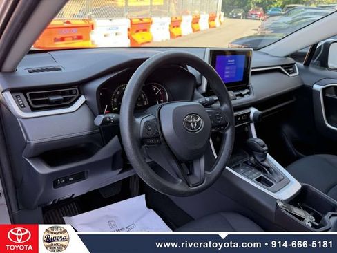 Used 2023 Toyota RAV4 LE AWD/4WD image 13
