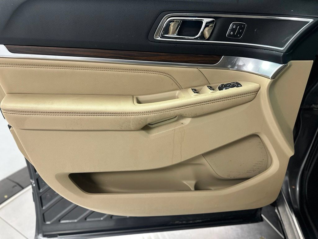 Used 2016 Ford Explorer Limited FWD image 14