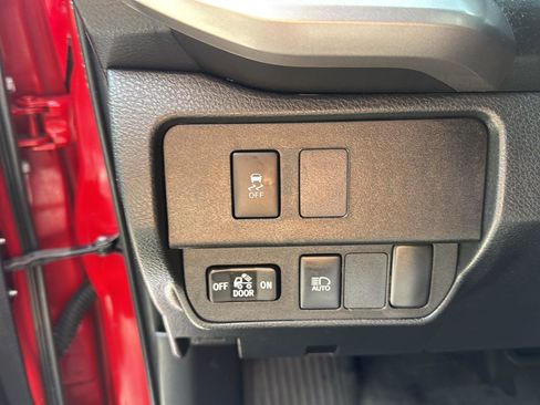 Used 2021 Toyota Tacoma SR5 AWD/4WD image 22