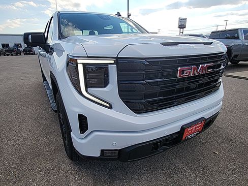 New 2026 GMC Sierra 1500 Elevation image 12