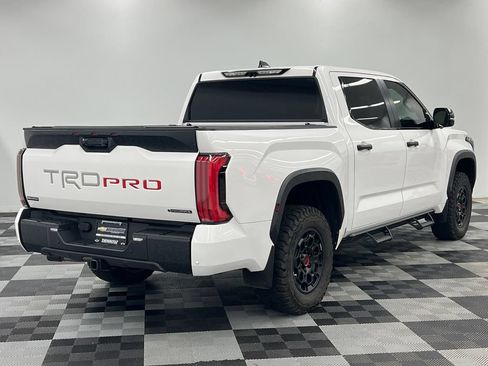 Used 2025 Toyota Tundra Limited AWD/4WD image 10