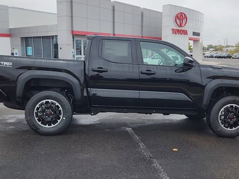 New 2025 Toyota Tacoma TRD Off-Road image 7