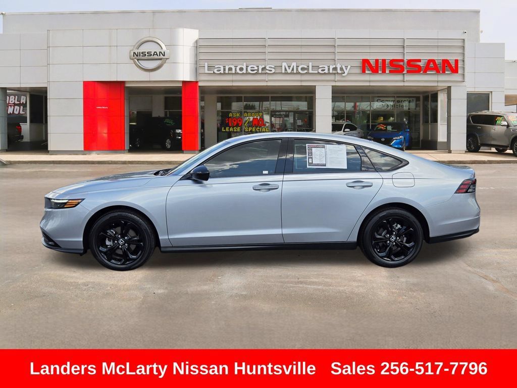 Used 2025 Honda Accord SE image 8
