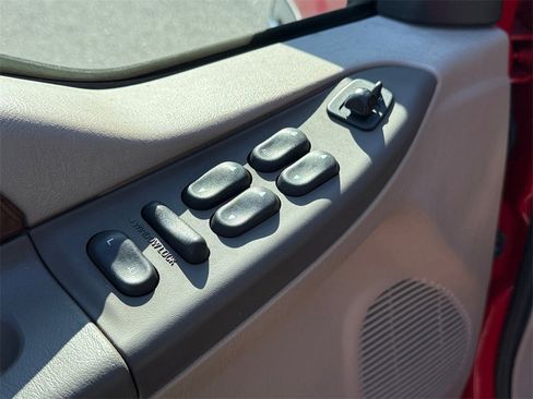 Used 2001 Ford F250 Lariat image 17