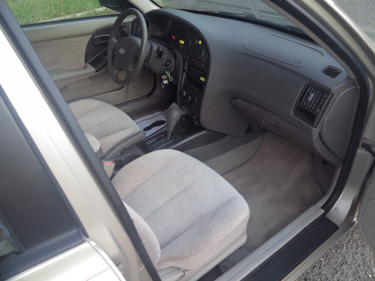 Used 2006 Hyundai Elantra Sedan FWD image 16