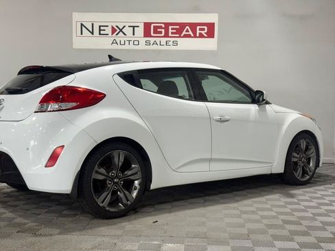Used 2015 Hyundai Veloster w/ Option Group 03 FWD image 10