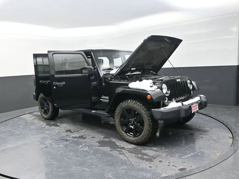 Used 2015 Jeep Wrangler Unlimited Sahara image 35