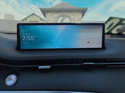 Used 2023 Genesis GV70 2.5T w/ Advanced Package image 17