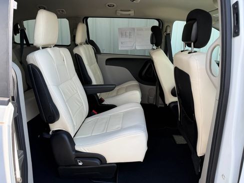 Used 2015 Dodge Grand Caravan SE w/ Quick Order Package 29E SE FWD image 32
