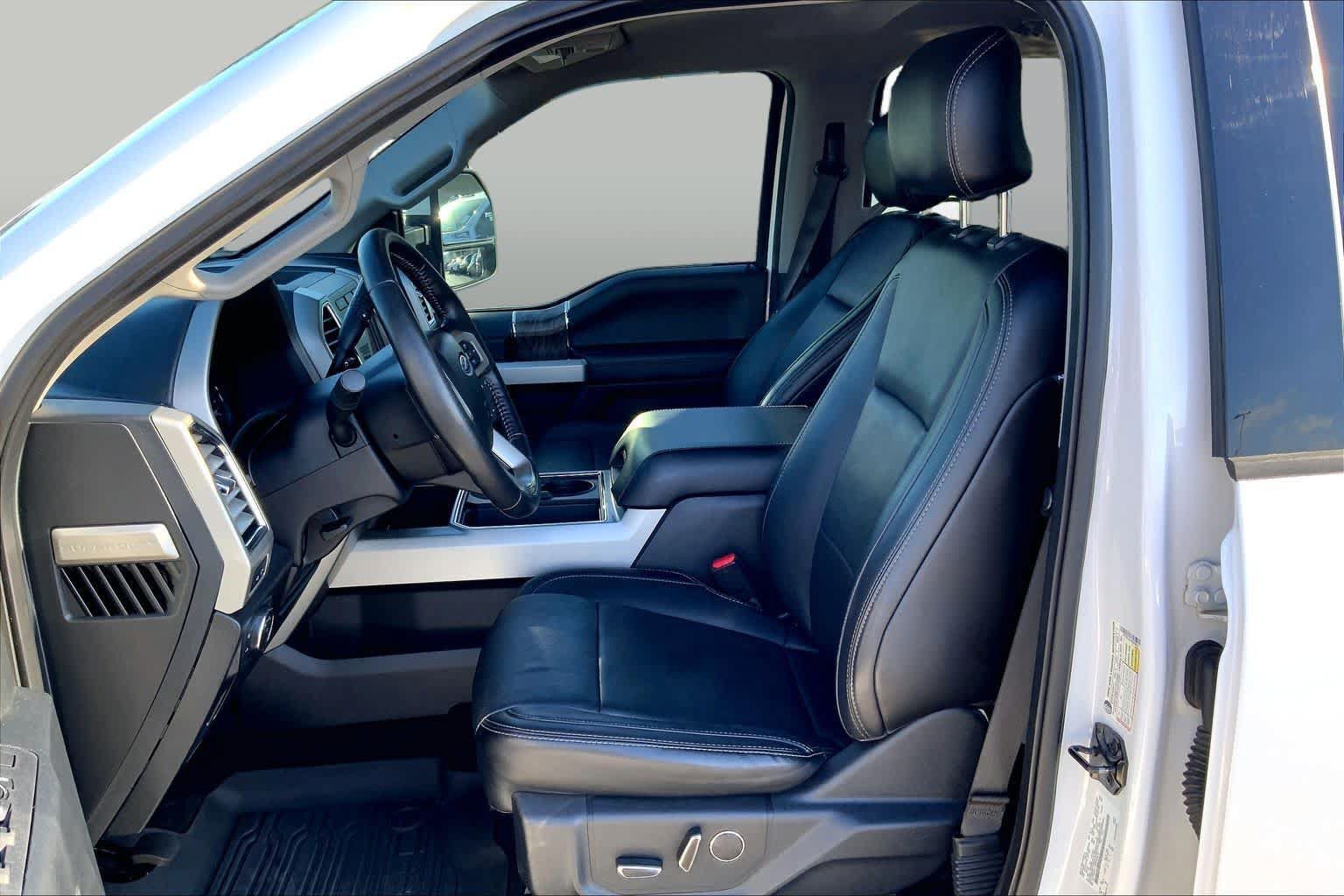 Used 2017 Ford F250 Lariat w/ Lariat Value Package RWD image 8