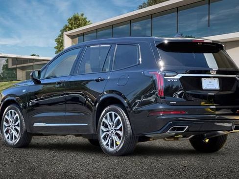 Certified 2025 Cadillac XT6 Sport w/ Platinum Package AWD/4WD image 6