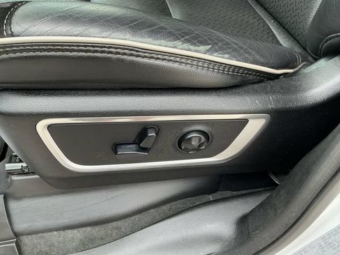 Used 2020 RAM 1500 Laramie AWD/4WD image 29