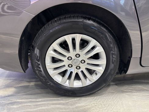 Used 2017 Toyota Sienna XLE image 28