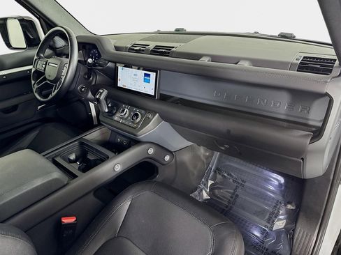 Used 2024 Land Rover Defender 110 X-Dynamic SE image 32