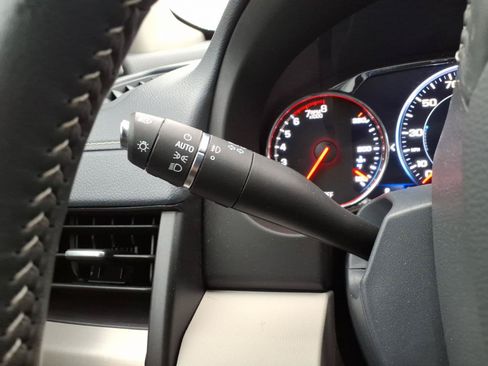 Used 2022 GMC Terrain Denali w/ Denali Premium Package AWD/4WD image 18