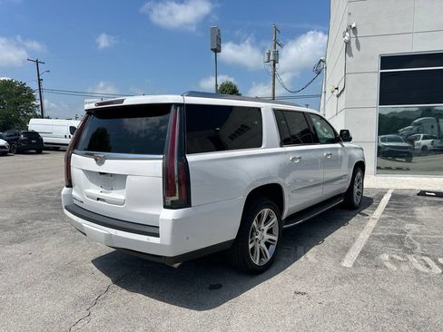 Used 2020 Cadillac Escalade ESV Luxury AWD/4WD image 3