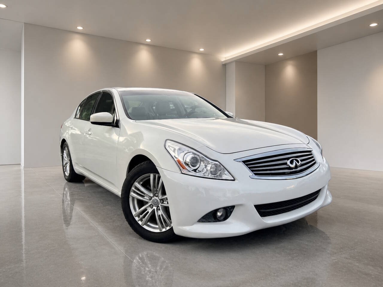 Used 2013 INFINITI G37 Journey w/ Premium Pkg RWD image 1