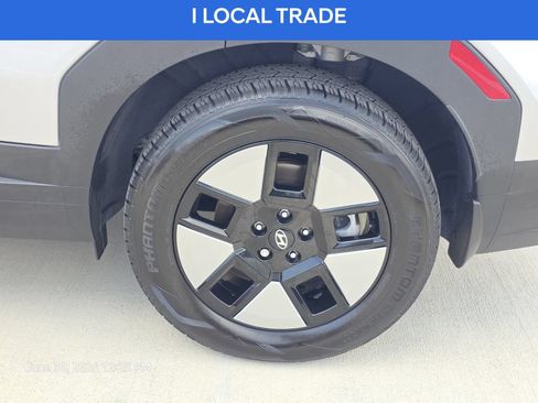 Certified 2025 Hyundai Santa Fe SEL FWD image 8