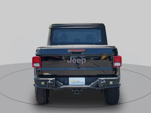 Used 2021 Jeep Gladiator Rubicon AWD/4WD image 4