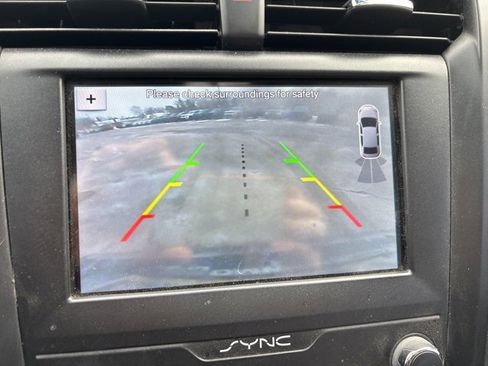 Used 2019 Ford Fusion SE w/ Equipment Group 151A image 7