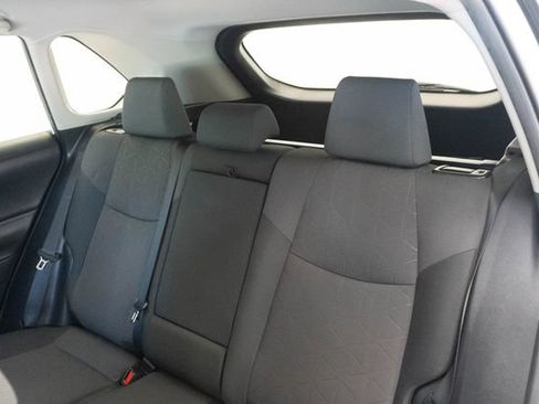 Used 2023 Toyota RAV4 XLE AWD/4WD image 7