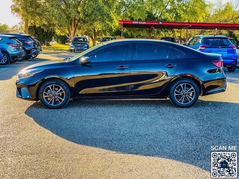 Used 2023 Kia Forte LXS image 5