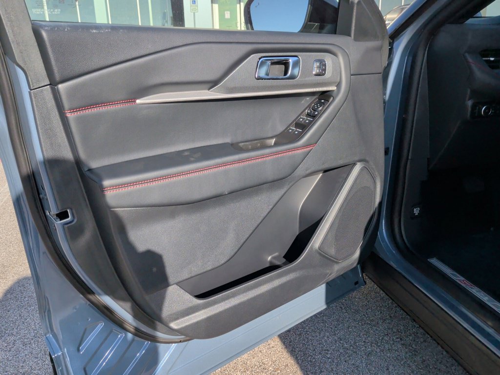 New 2026 Ford Explorer ST-Line w/ ST-Line Street Pack RWD image 11