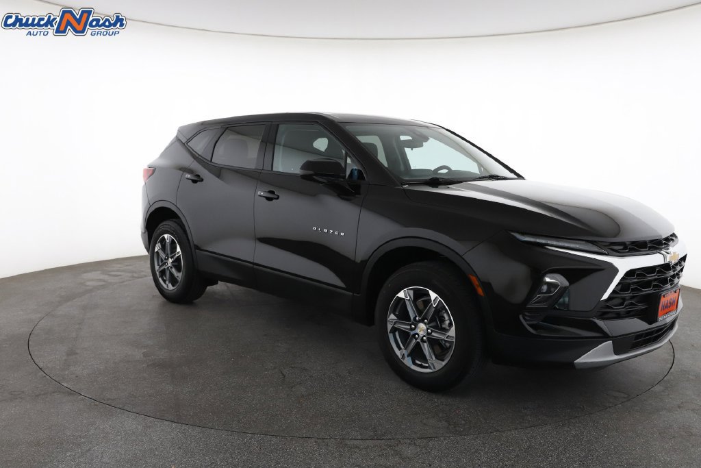 Used 2026 Chevrolet Blazer LT FWD image 1