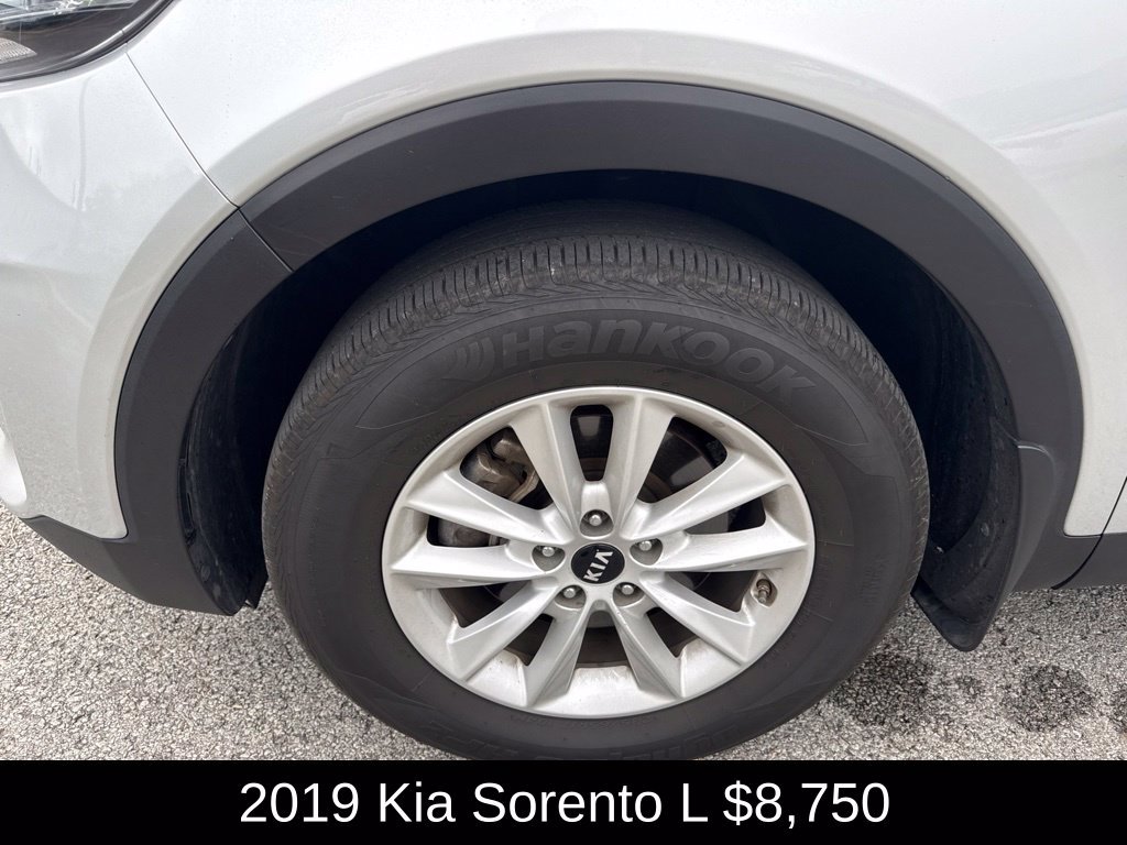 Used 2019 Kia Sorento L FWD image 9