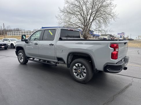 Used 2024 Chevrolet Silverado 2500 Custom w/ Custom Value Package image 12